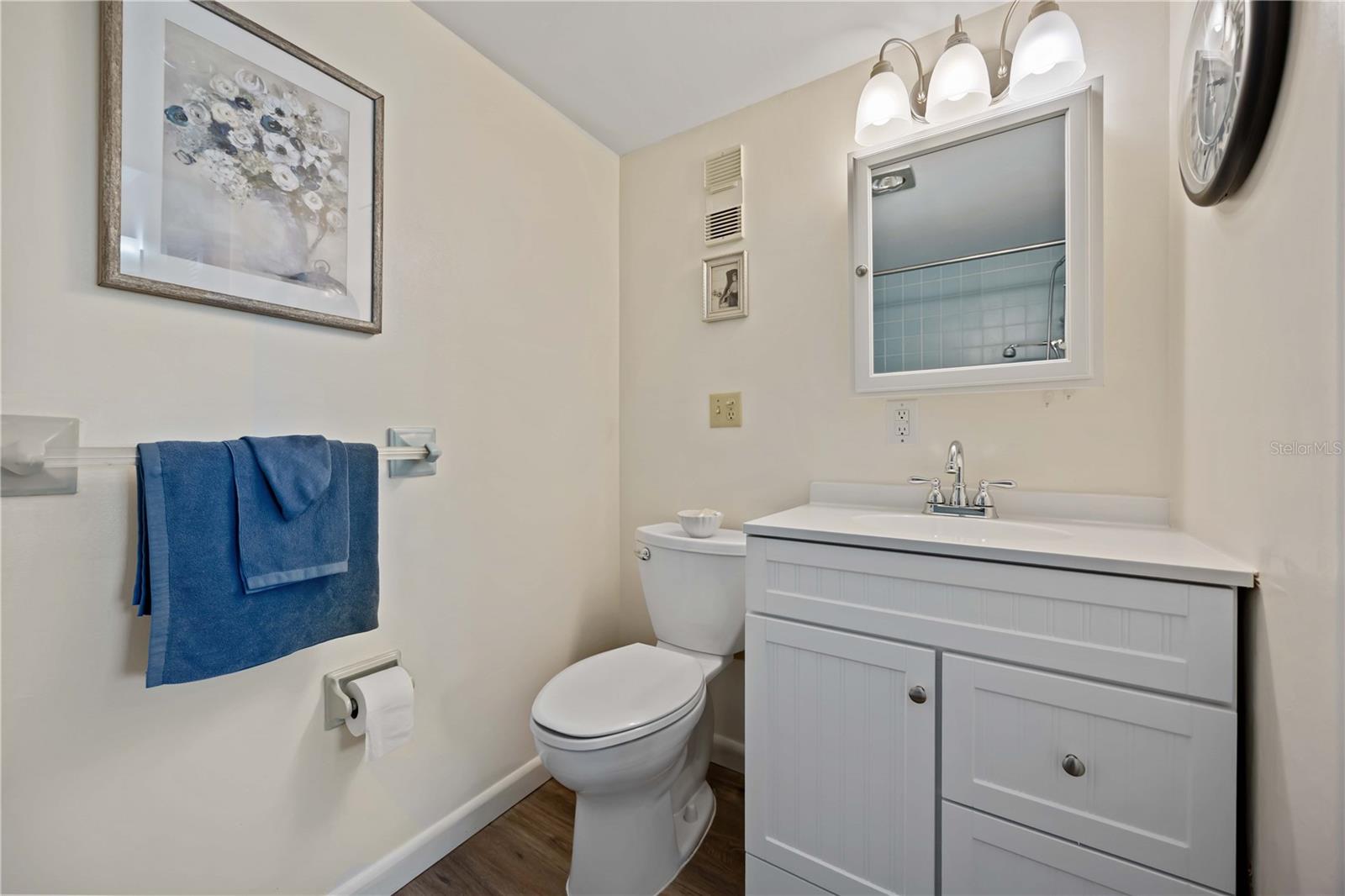 CHELSEA HOUSE - Residential