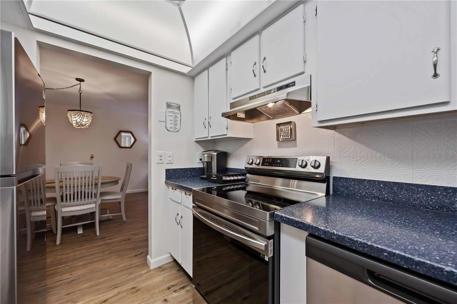 CHELSEA HOUSE - Residential