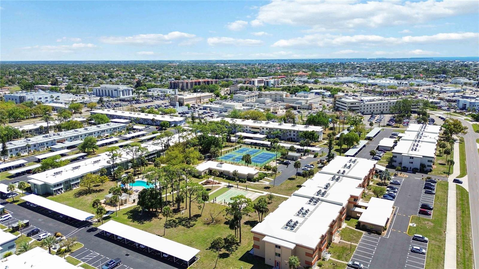 CHELSEA HOUSE - Residential