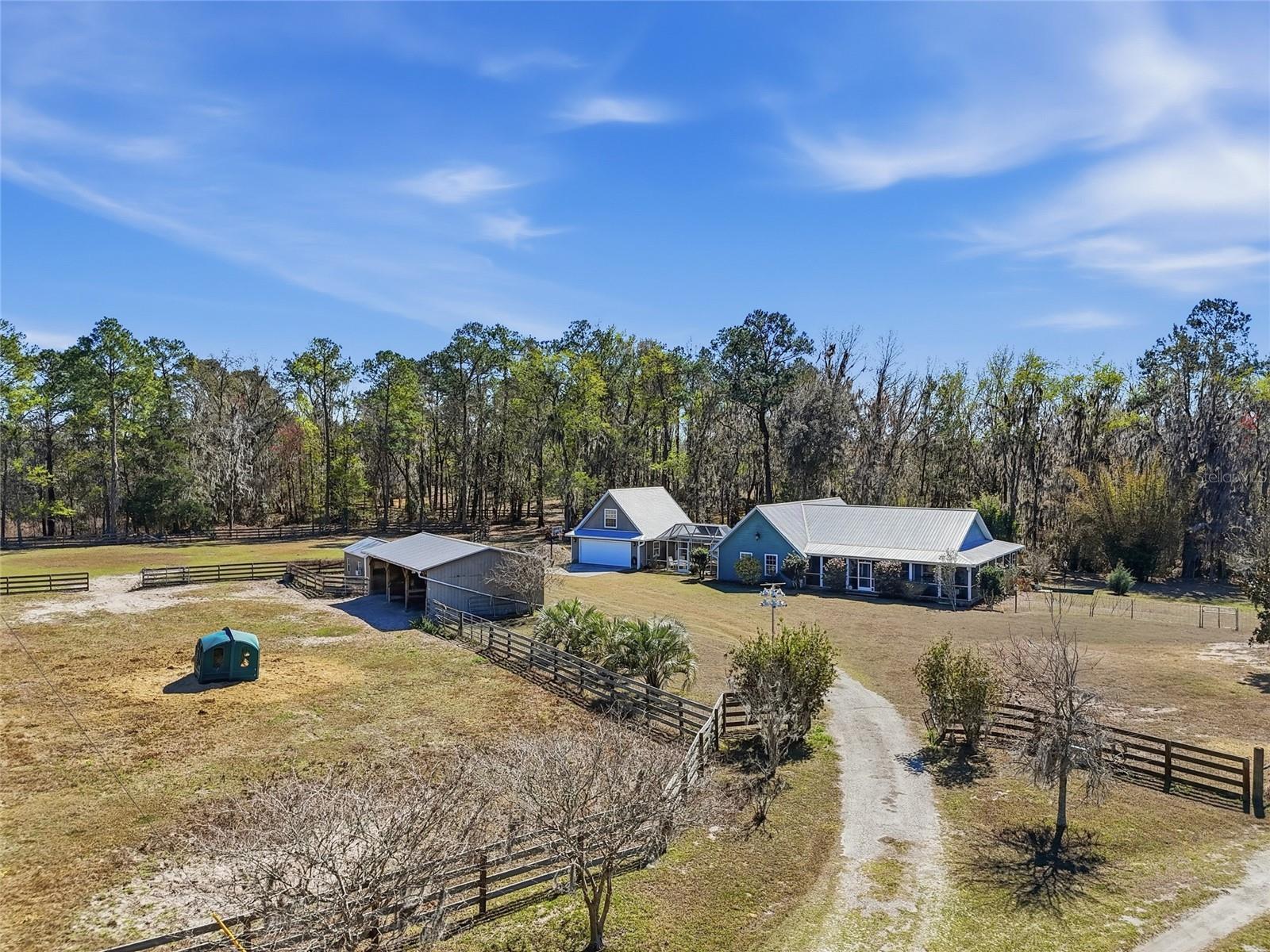 ROLLING HILLS - Residential