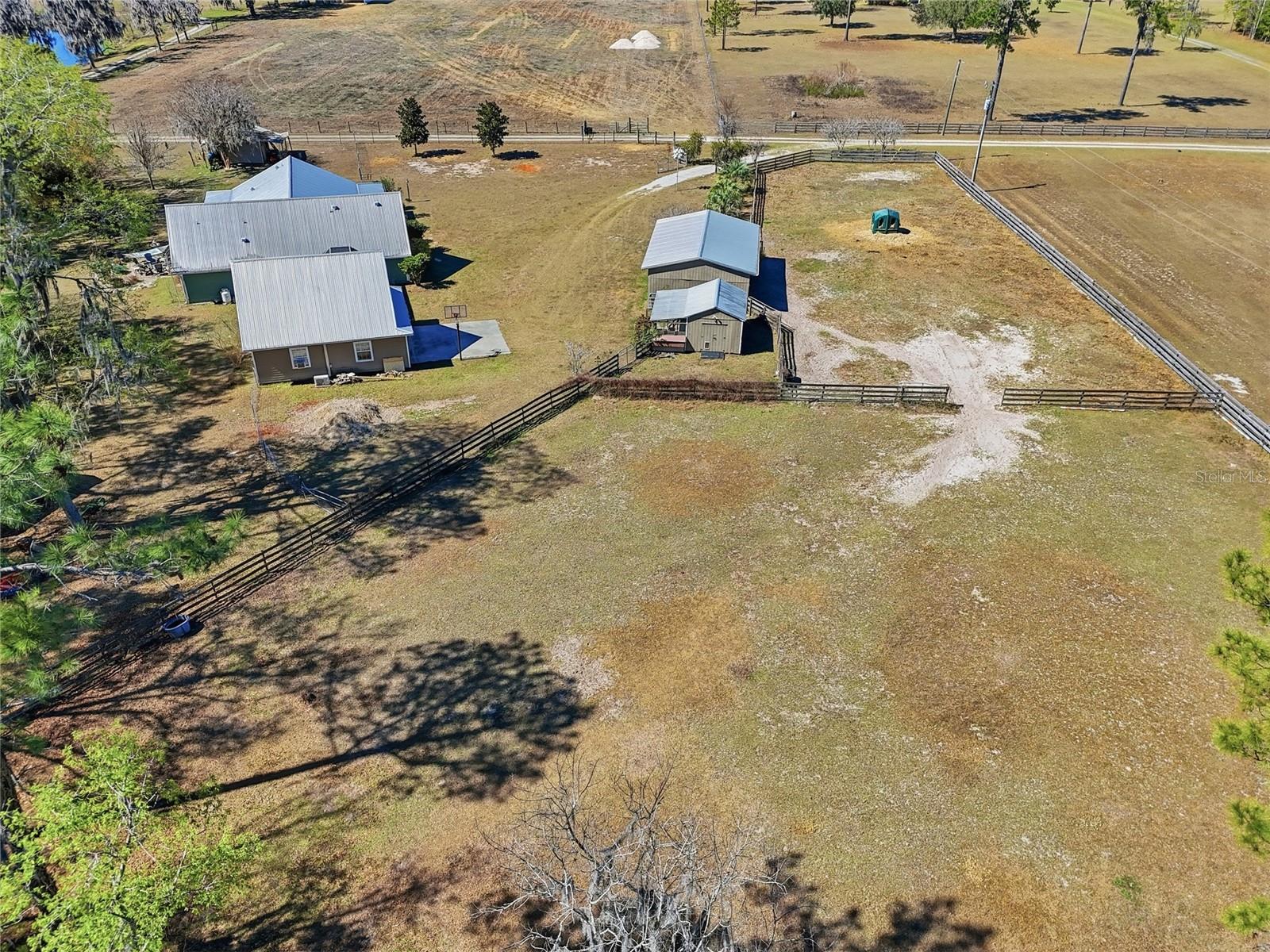 ROLLING HILLS - Residential