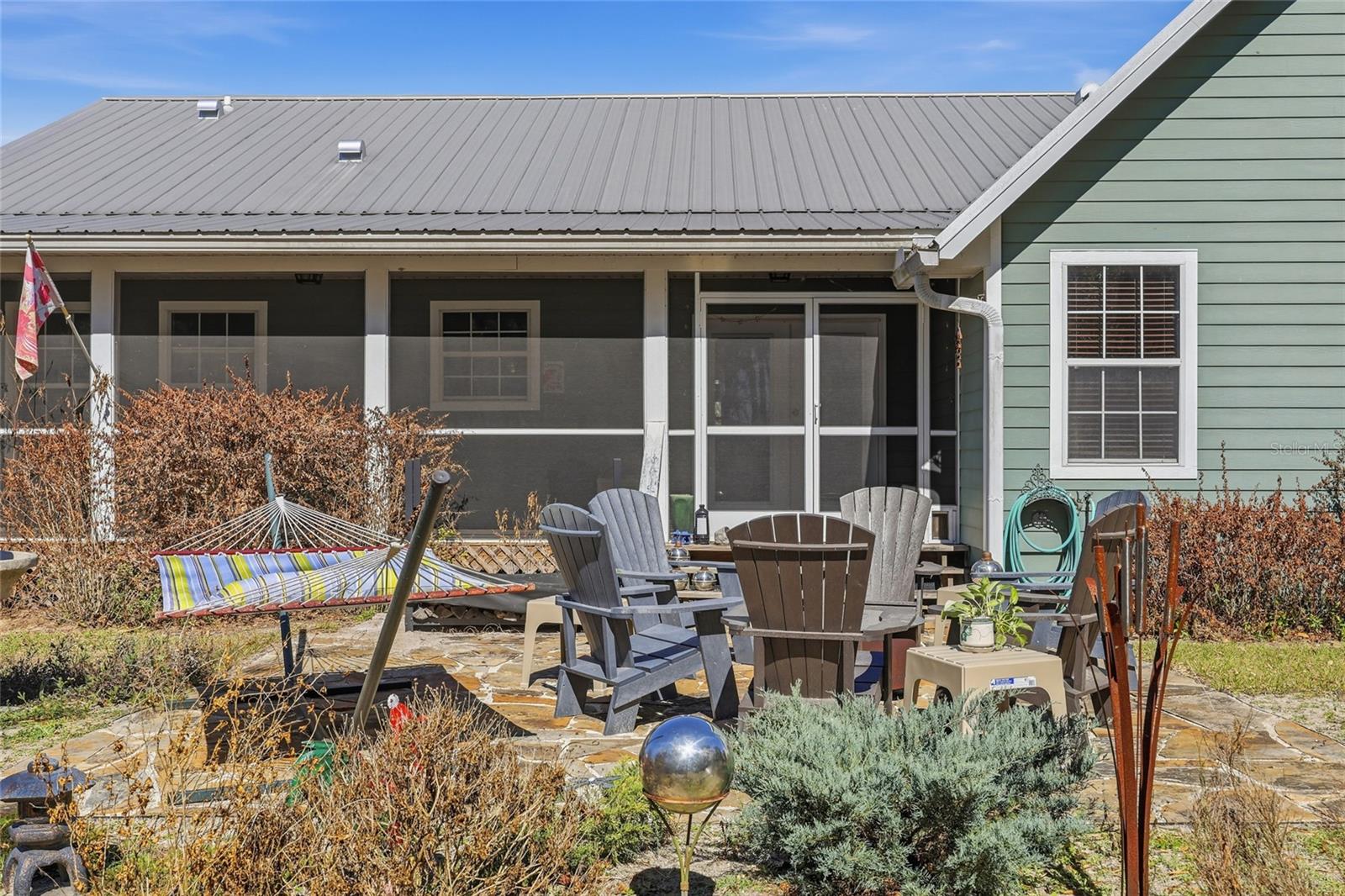 ROLLING HILLS - Residential