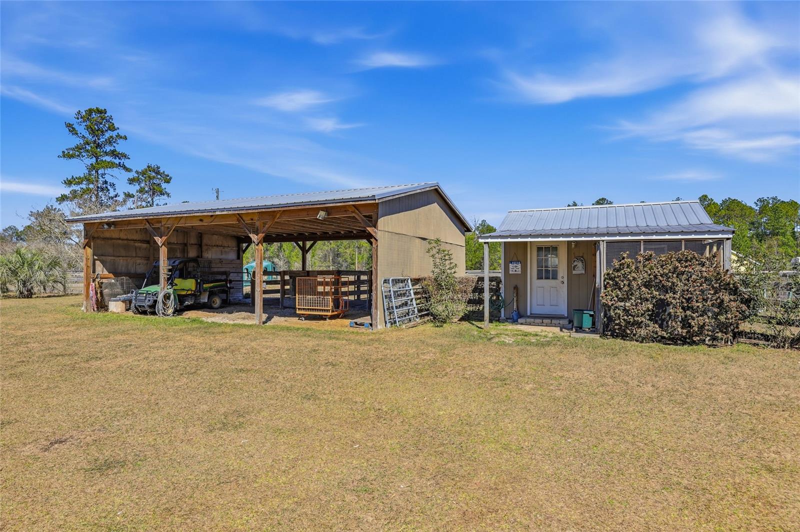 ROLLING HILLS - Residential