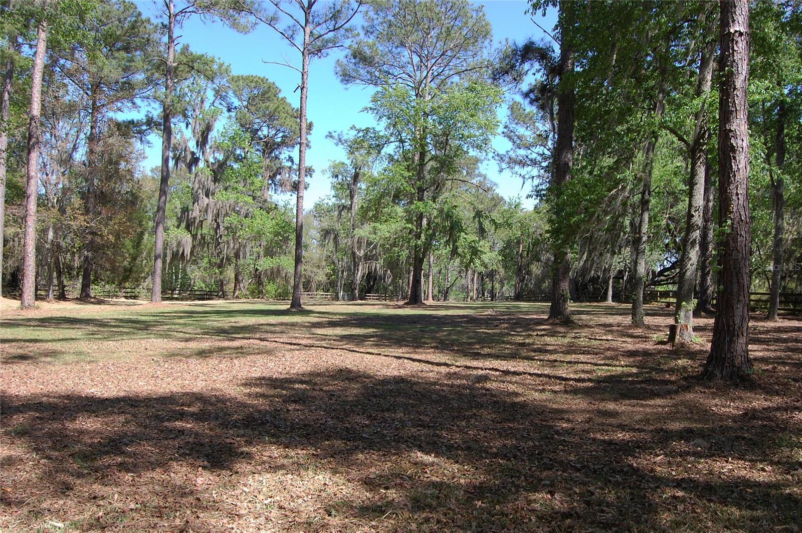 ROLLING HILLS - Residential