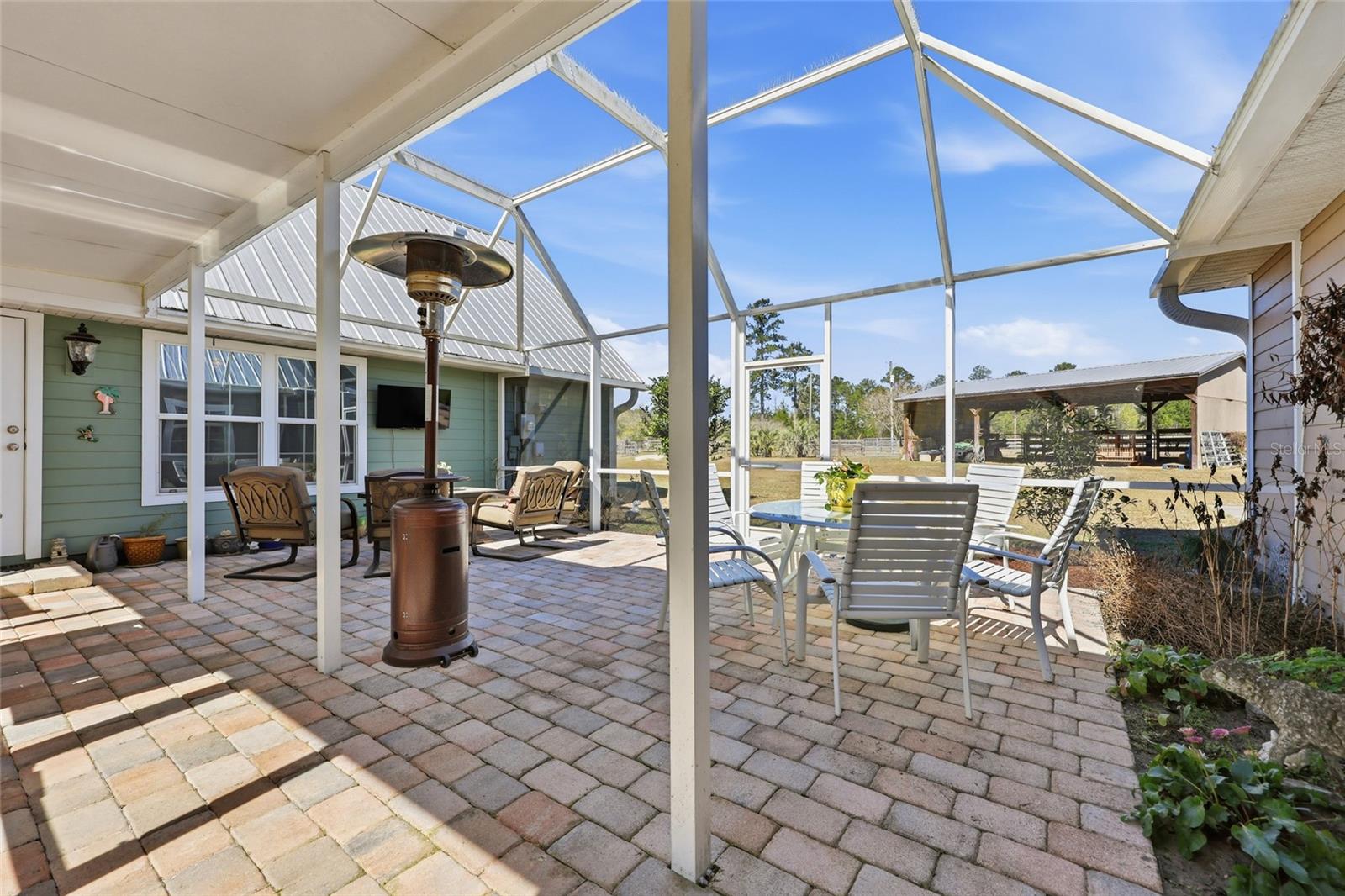 ROLLING HILLS - Residential