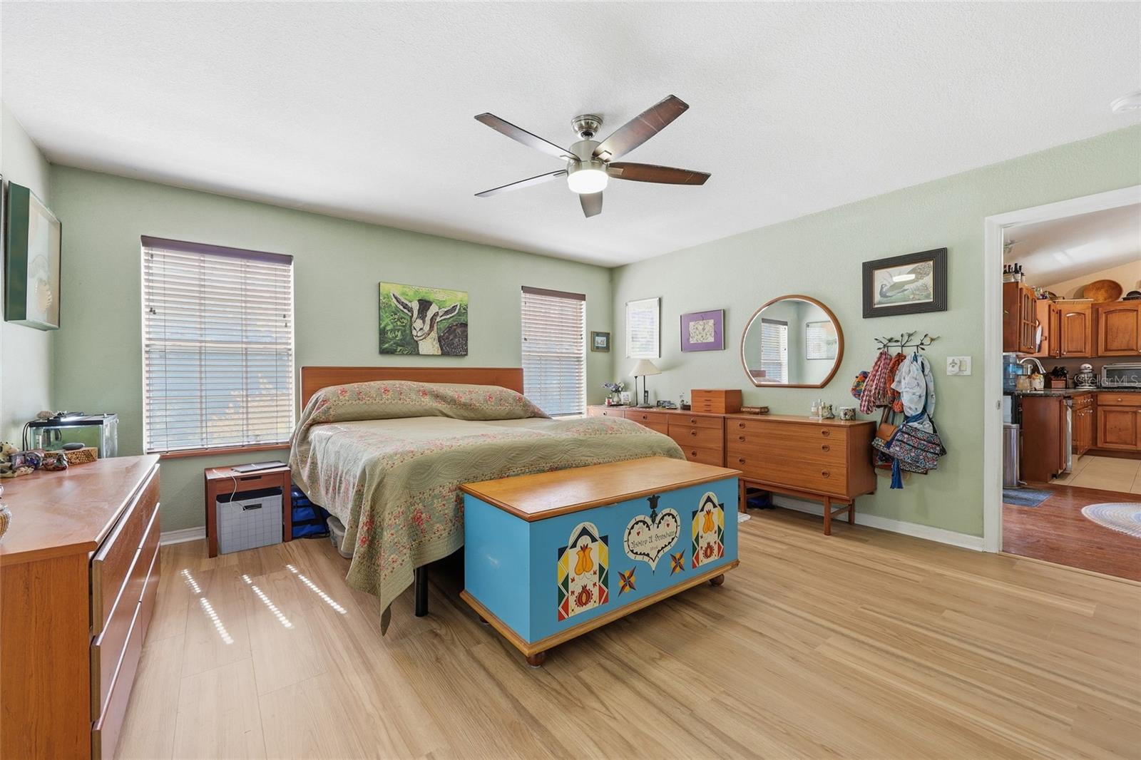 ROLLING HILLS - Residential