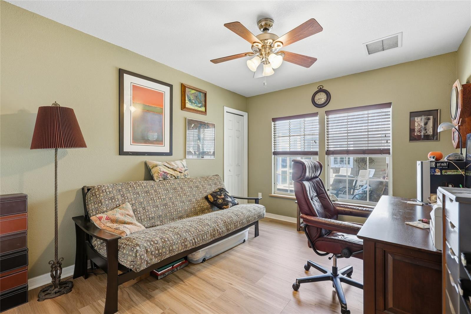 ROLLING HILLS - Residential