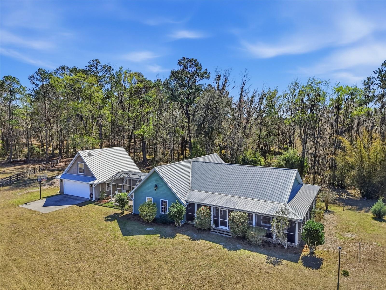 ROLLING HILLS - Residential