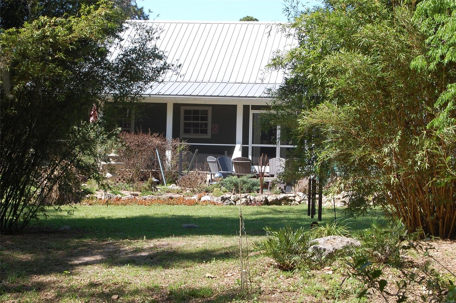 ROLLING HILLS - Residential