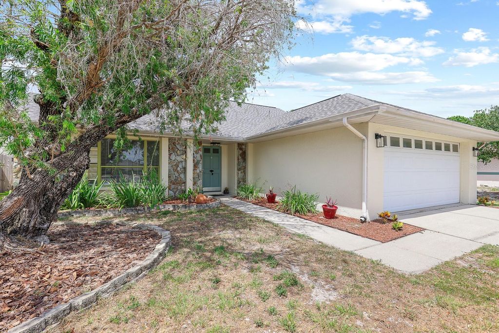 Photo of 1227 Tuxford Drive, Brandon, FL 33511 (MLS # TB8379593)