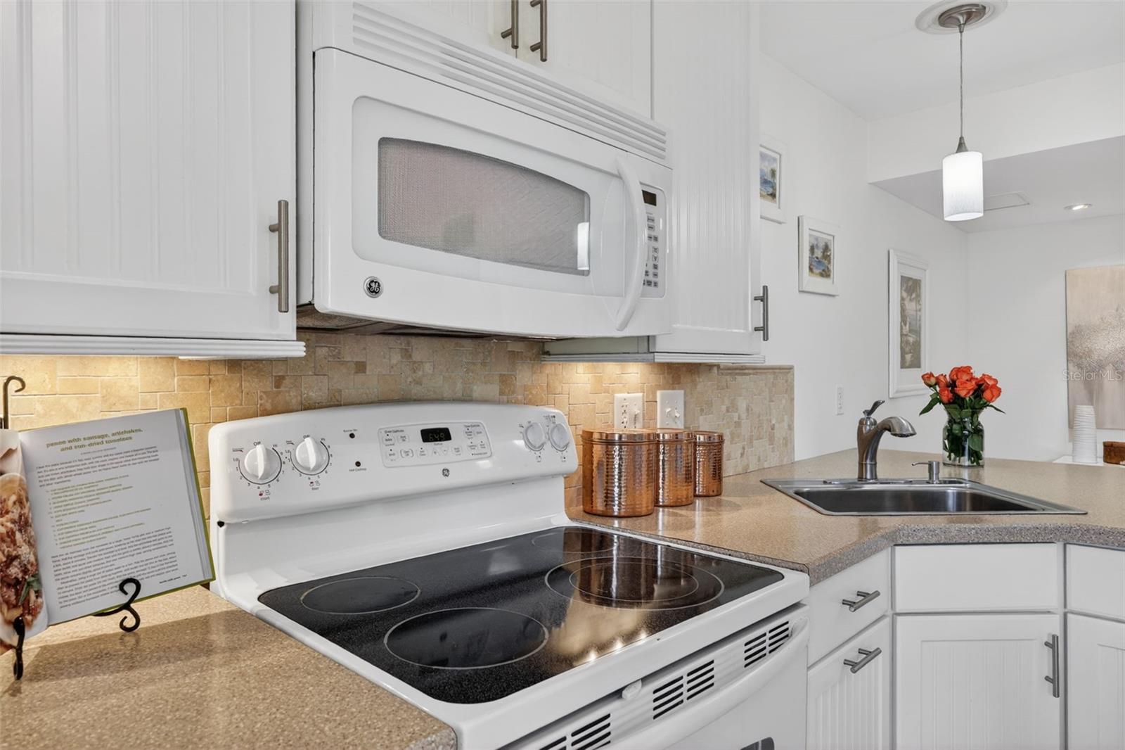 QUAIL HOLLOW - Residential