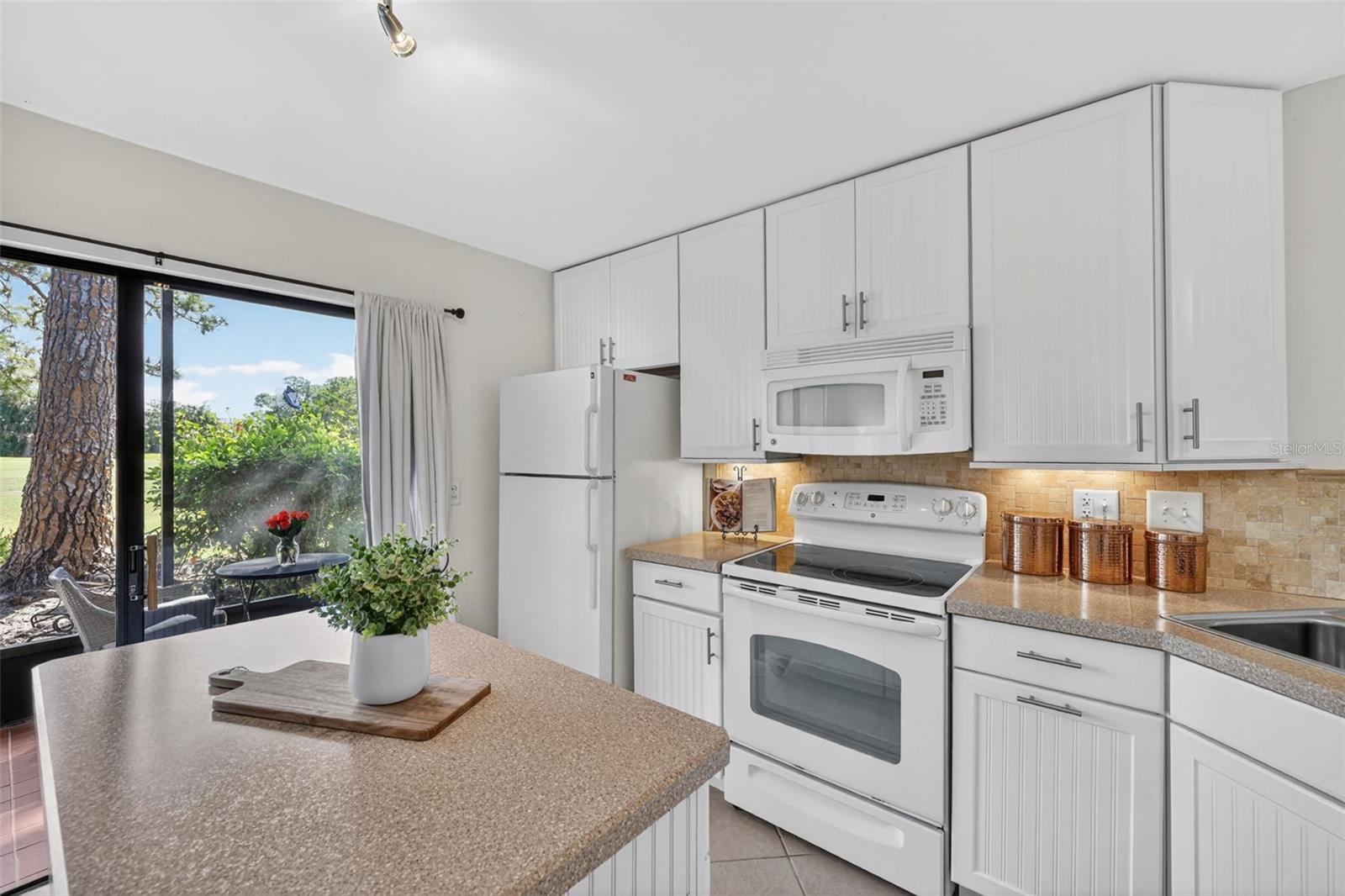 QUAIL HOLLOW - Residential