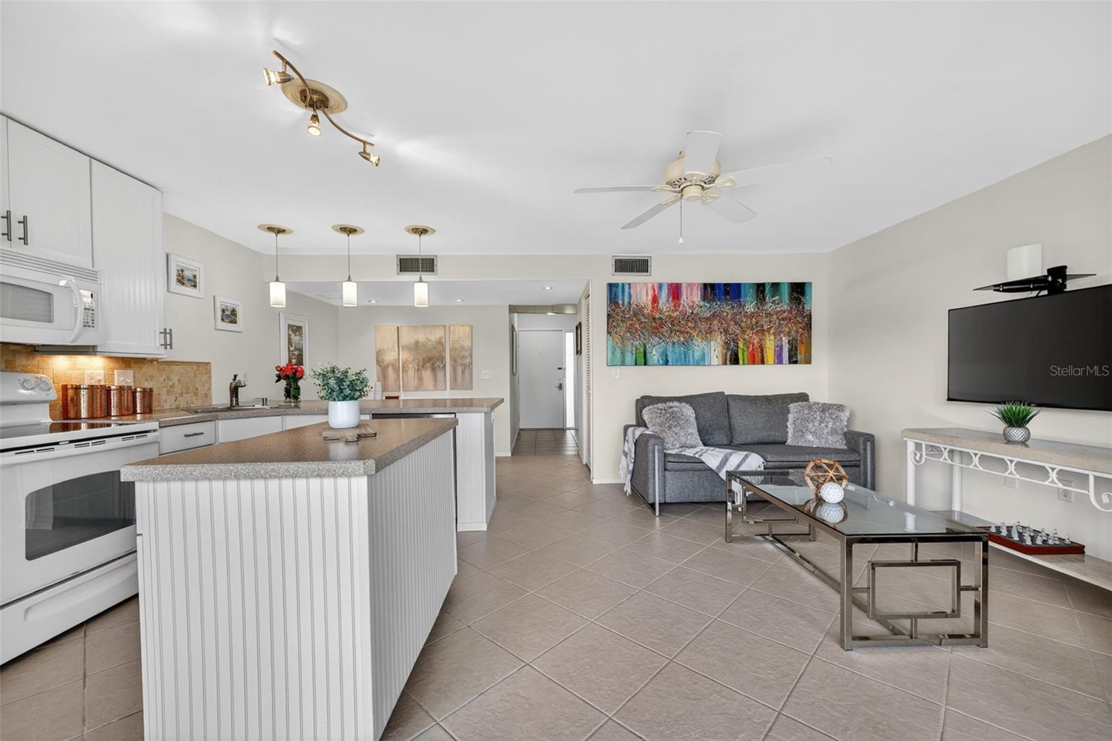 QUAIL HOLLOW - Residential