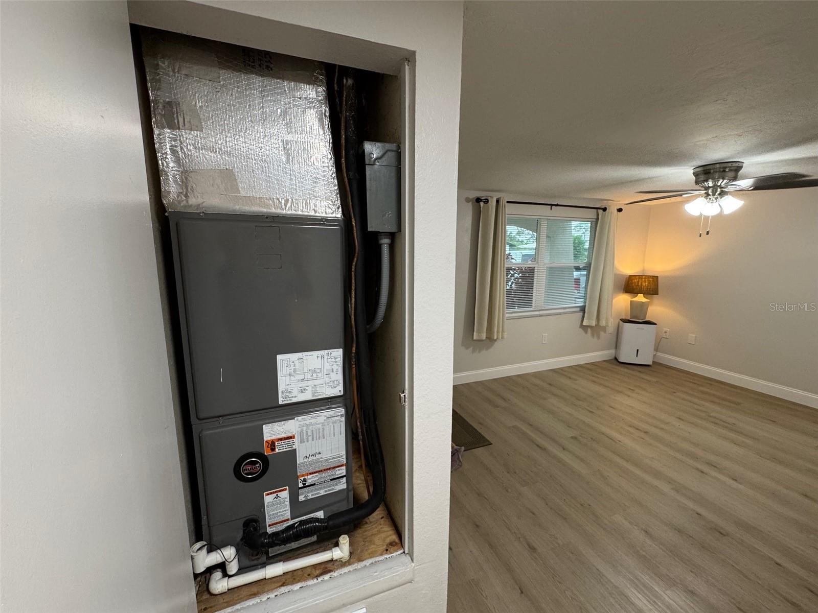 SOUTH VENICE - Residential