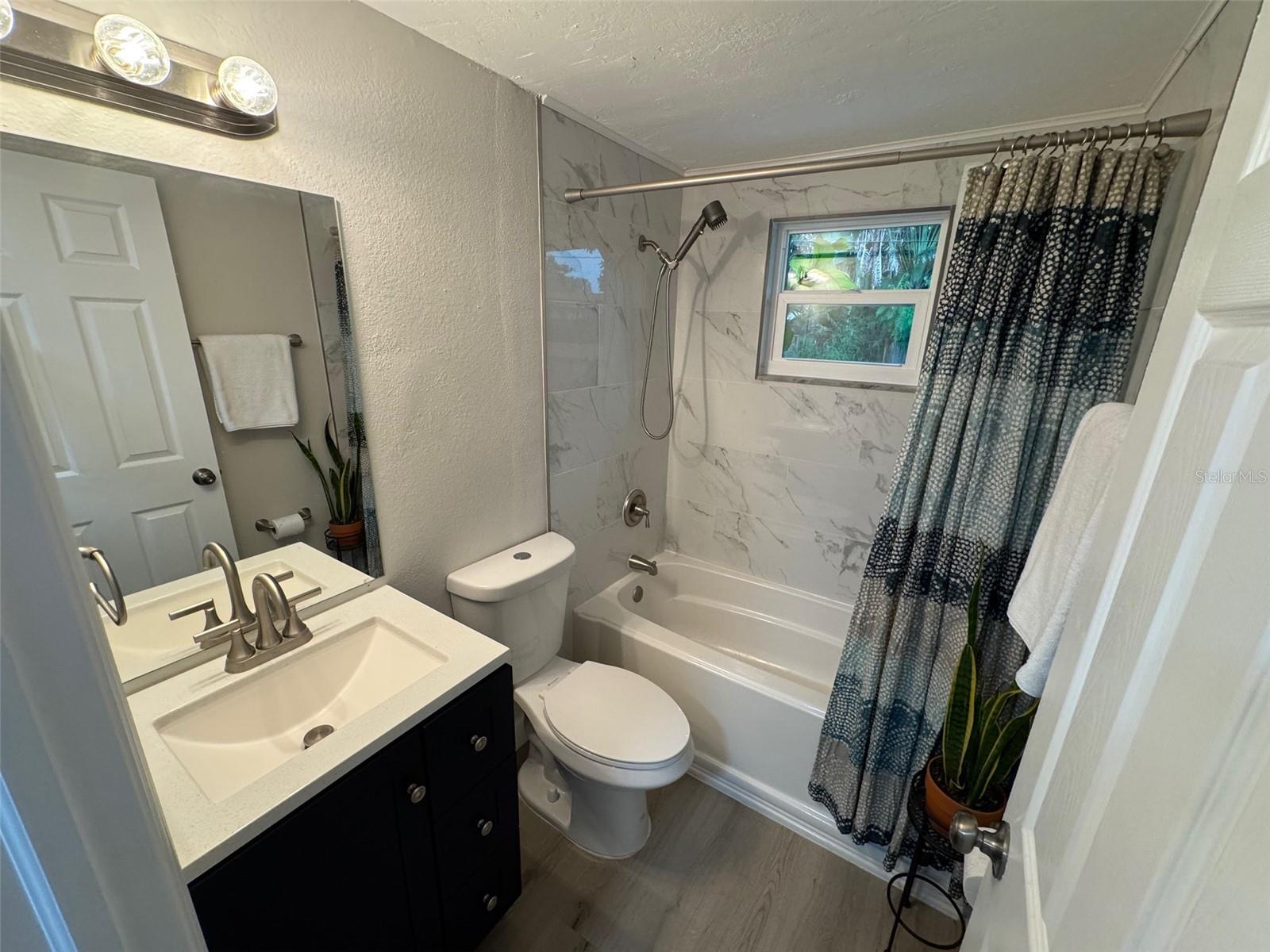 SOUTH VENICE - Residential