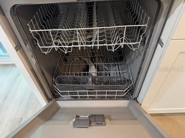 SOUTH VENICE - Residential