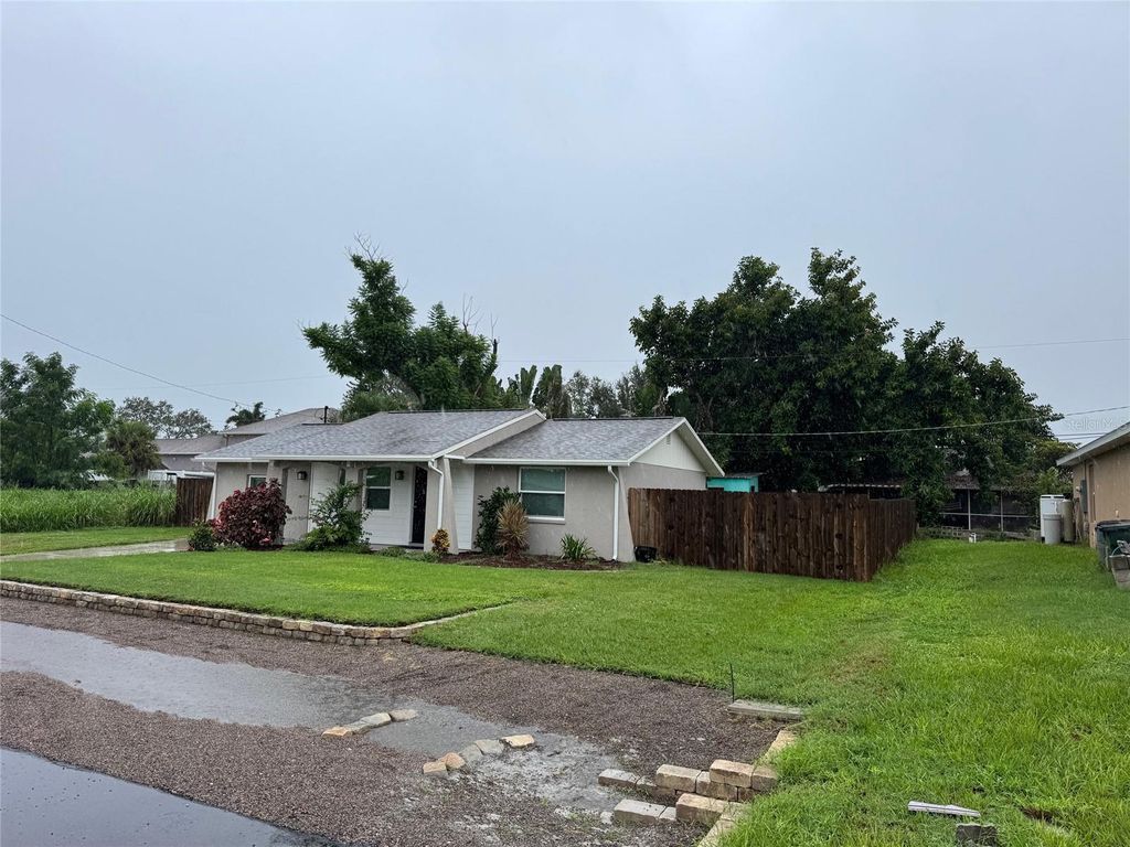 Photo of 972 Ponderosa Road, Venice, FL 34293 (MLS # C7513909)