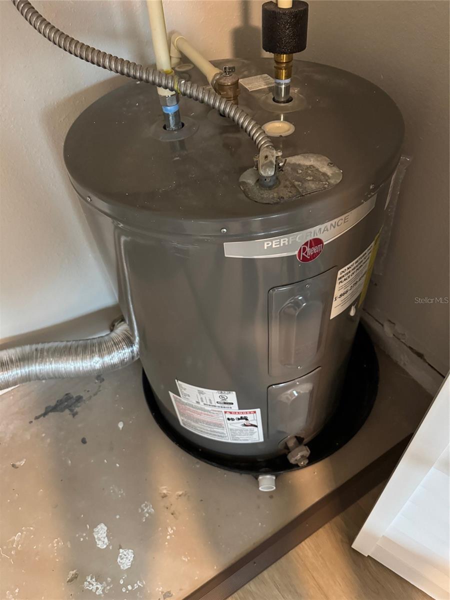 SOUTH VENICE - Residential