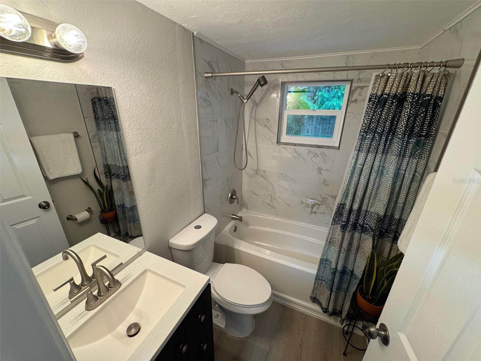 SOUTH VENICE - Residential