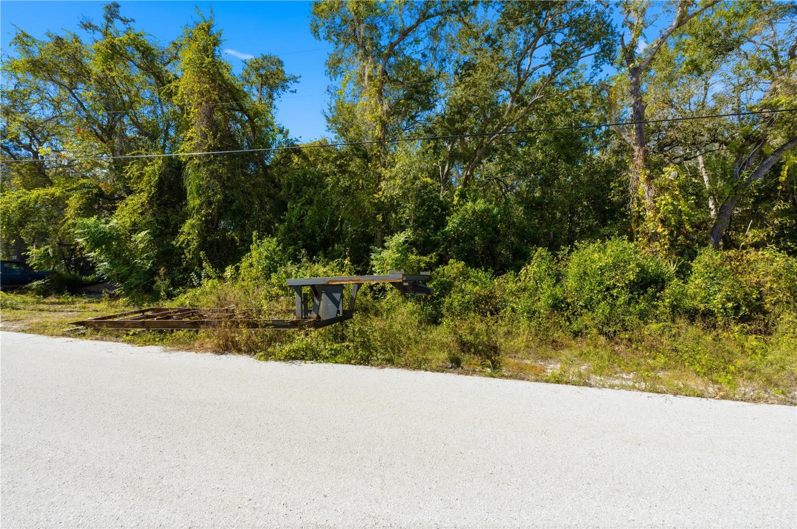 MOON LAKE ESTATES - Land