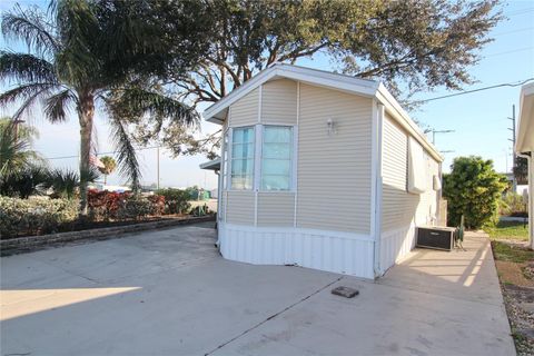 A home in MOORE HAVEN