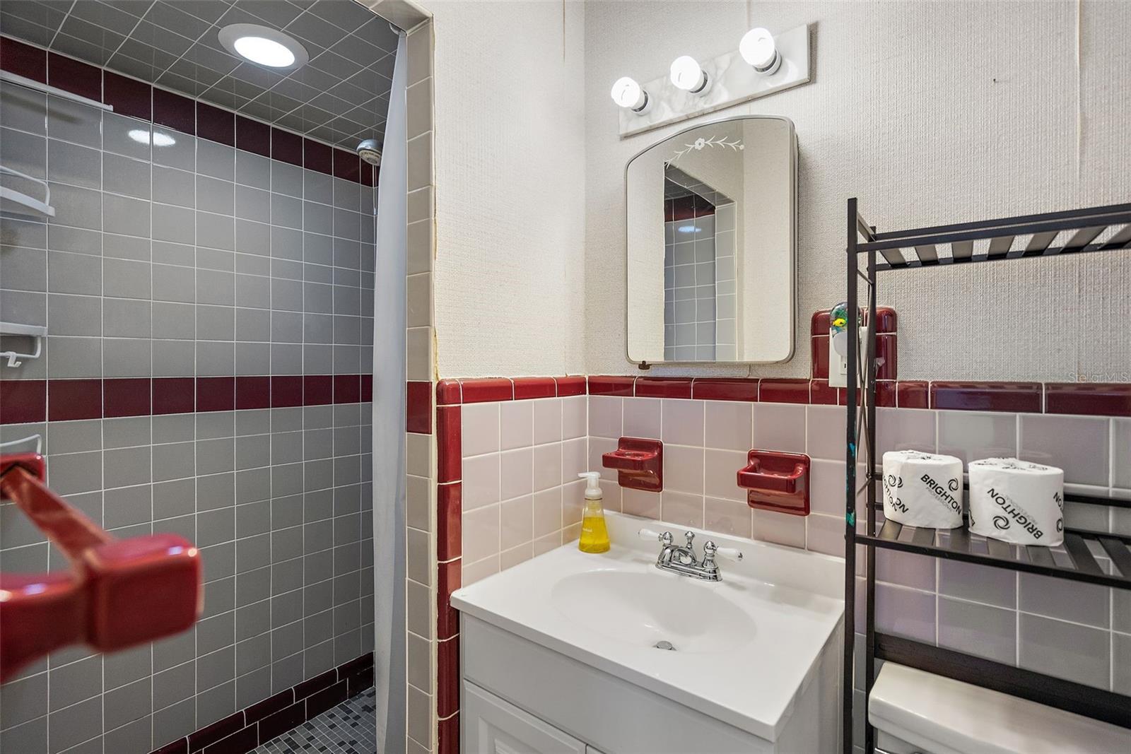 PASADENA ESTATES SECTION C - Residential Lease