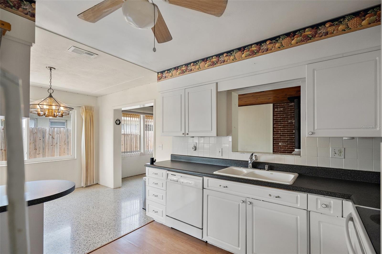 PASADENA ESTATES SECTION C - Residential Lease