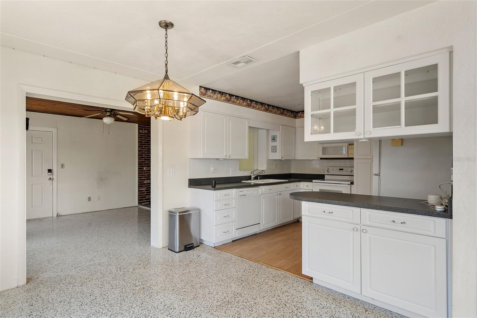 PASADENA ESTATES SECTION C - Residential Lease