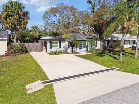 Photo of 4405 W Anita Boulevard, Tampa, FL 33611 (MLS # TB8419588)