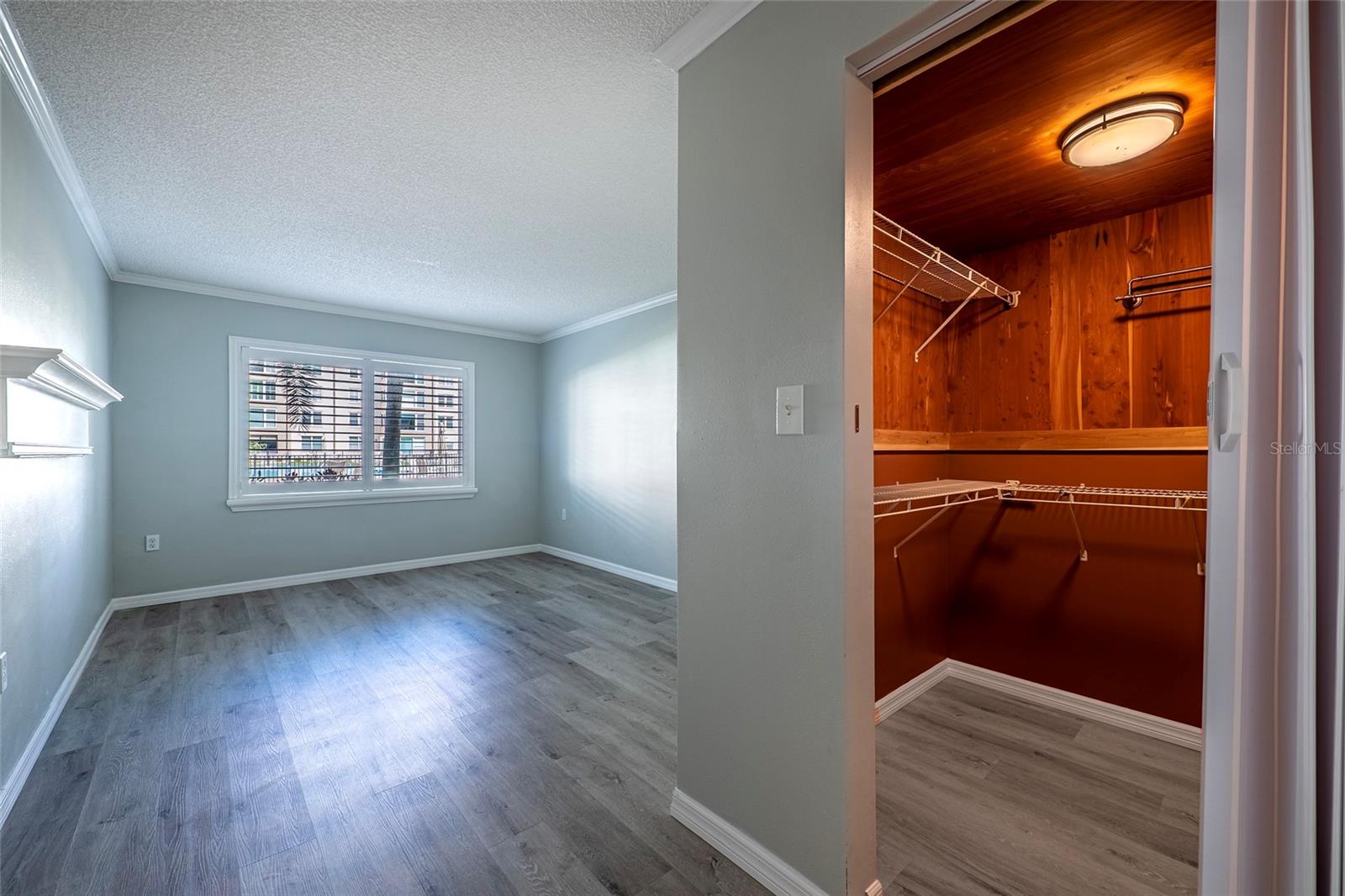 EDGEWATER ARMS 1ST CONDO - Residential