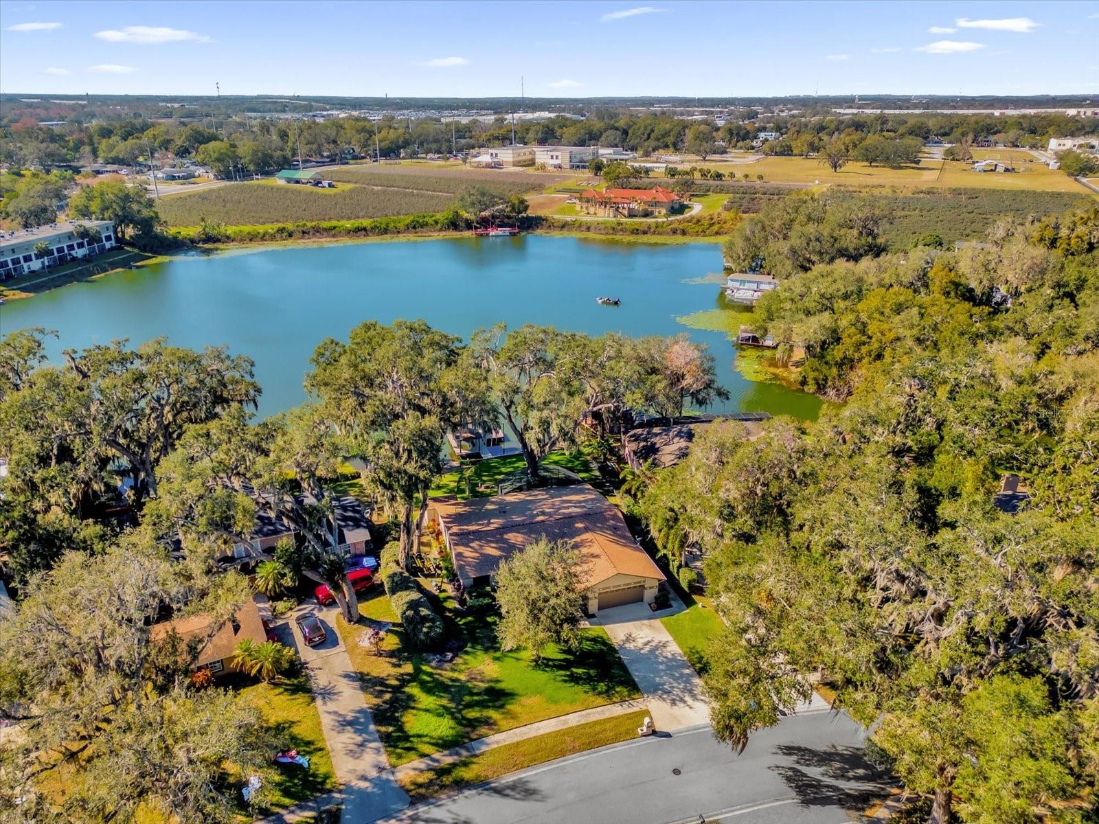 509 E LAKESHORE DRIVE