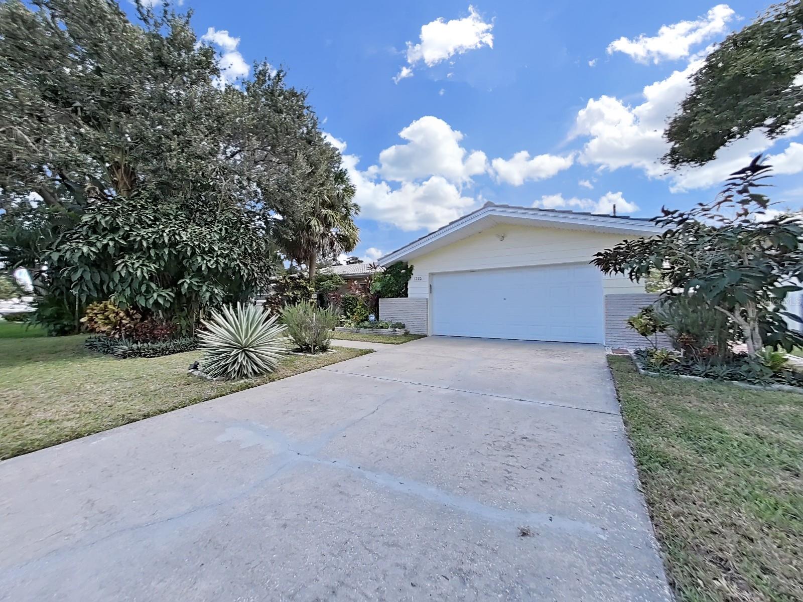 1385 EMBASSY DRIVE