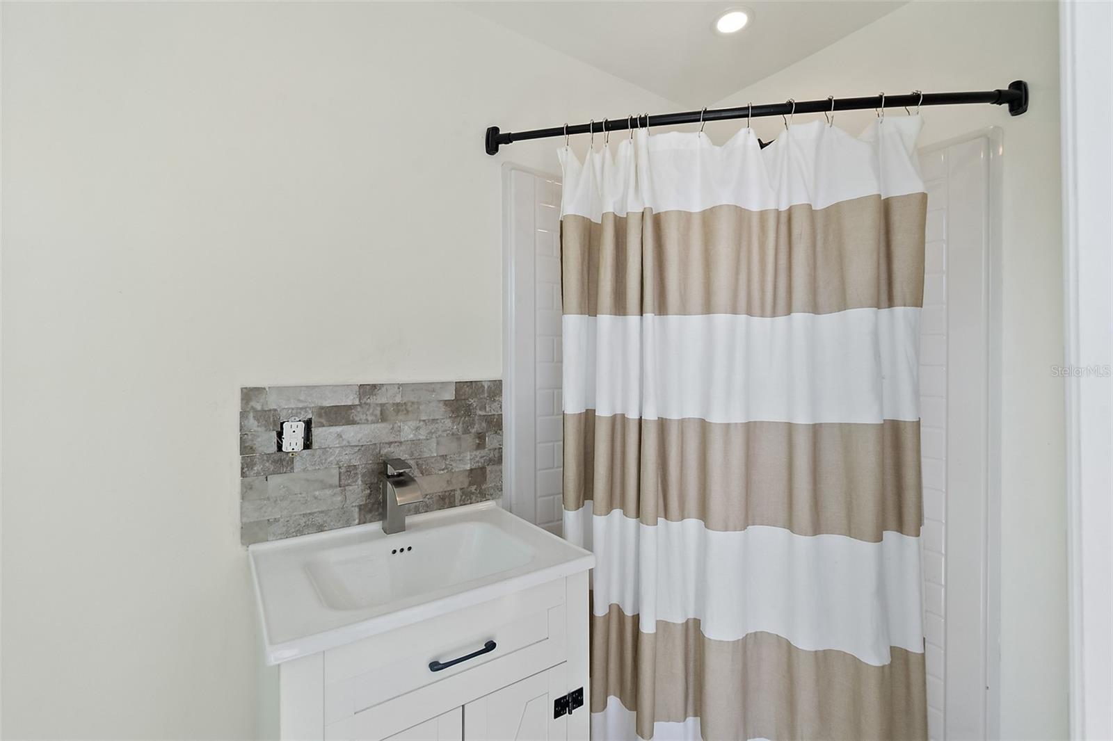 DUPONT RAILWAY & LAND CO - Residential