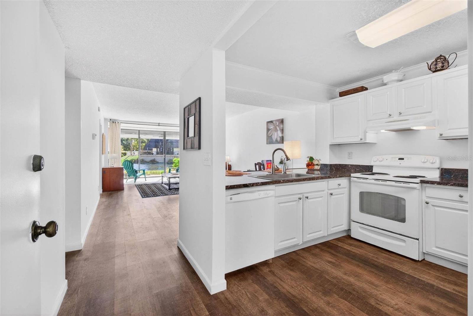 LAKEVIEW OF LARGO - Residential