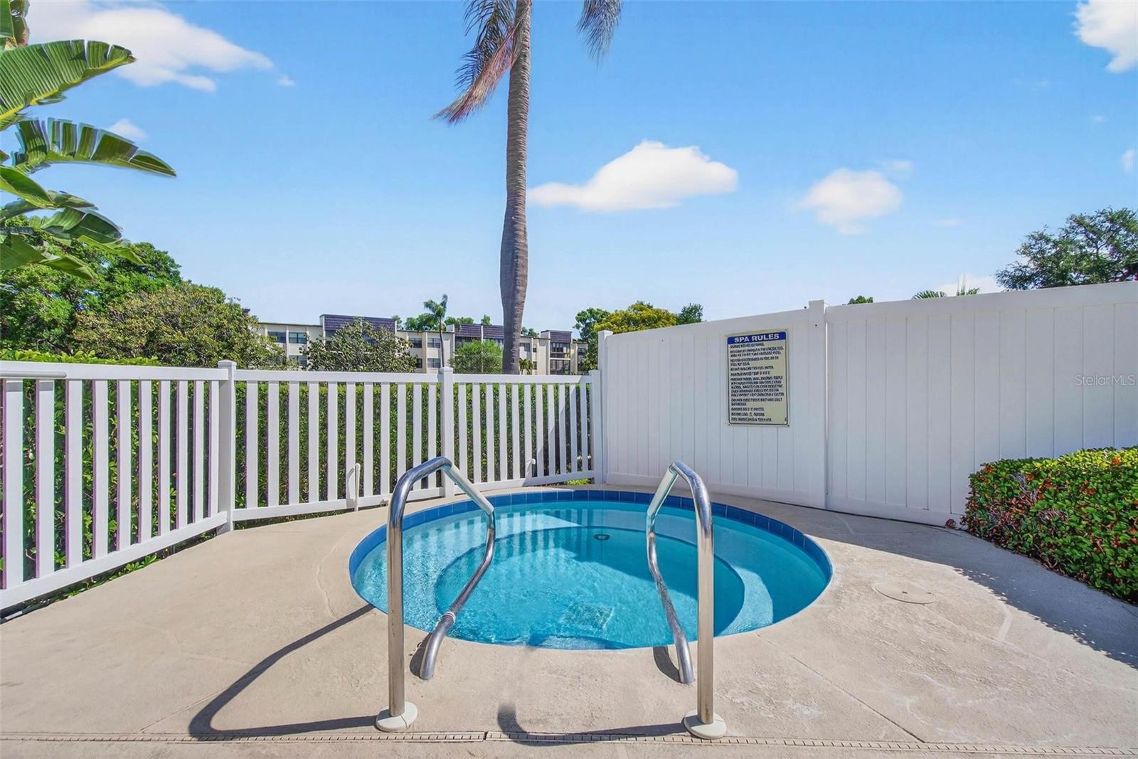 LAKEVIEW OF LARGO - Residential