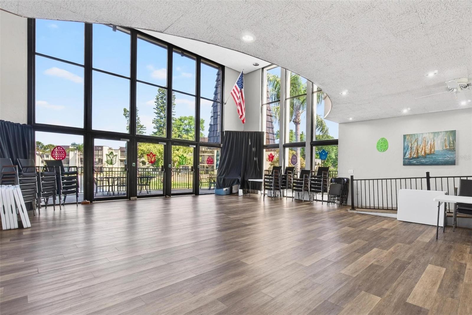 LAKEVIEW OF LARGO - Residential