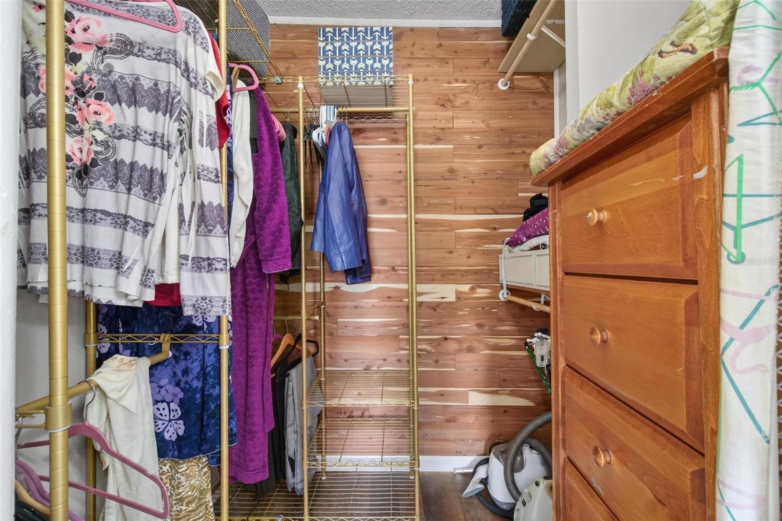 LAKEVIEW OF LARGO - Residential