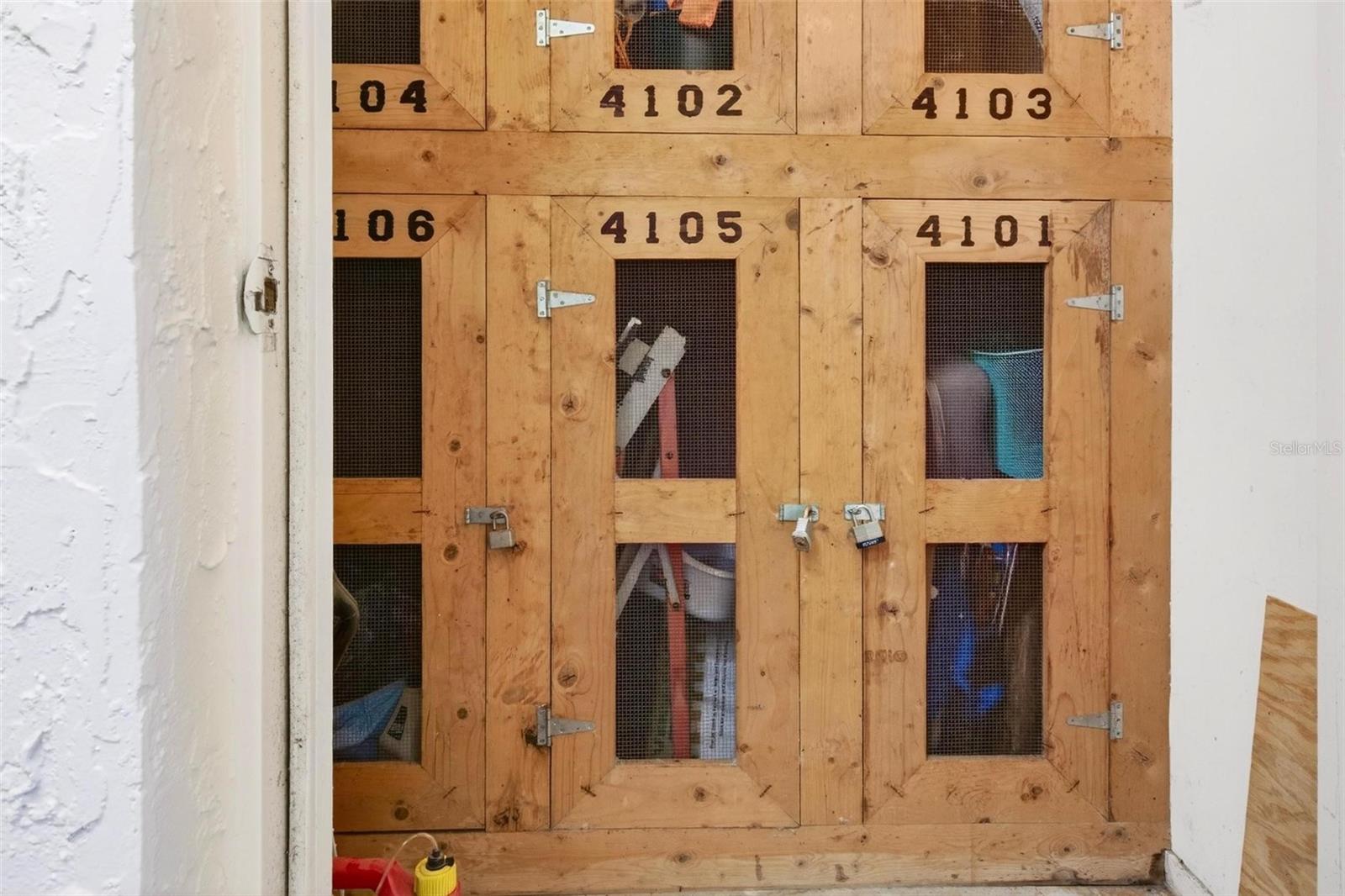 LAKEVIEW OF LARGO - Residential