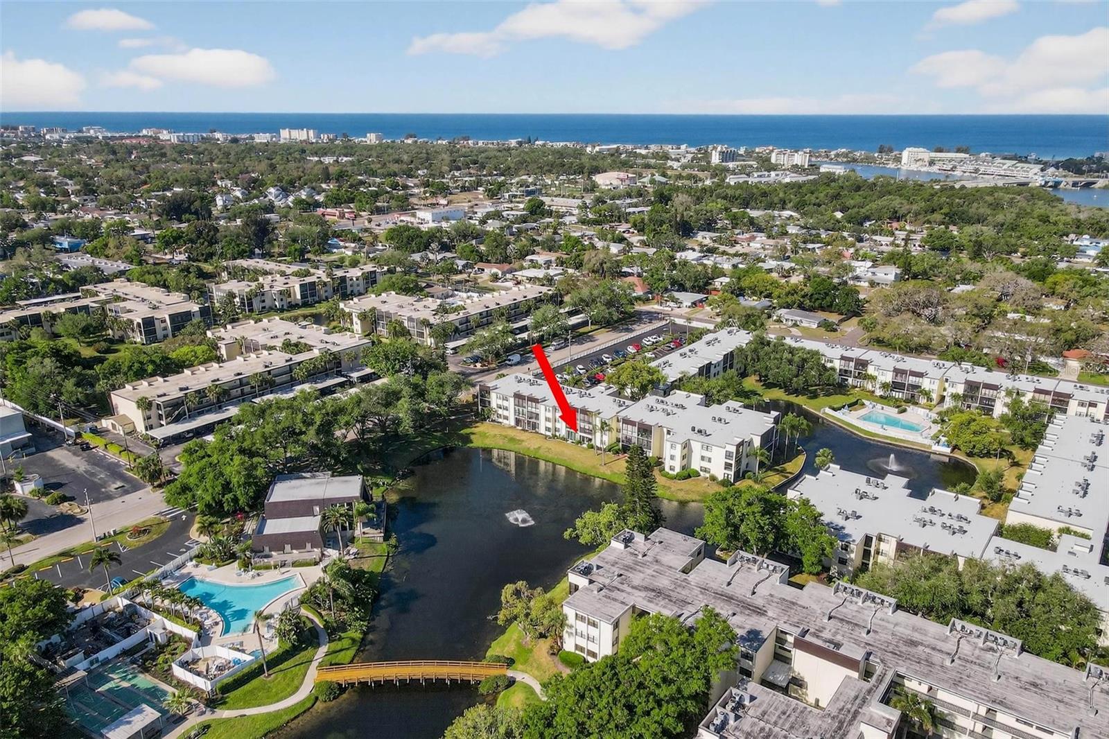 LAKEVIEW OF LARGO - Residential