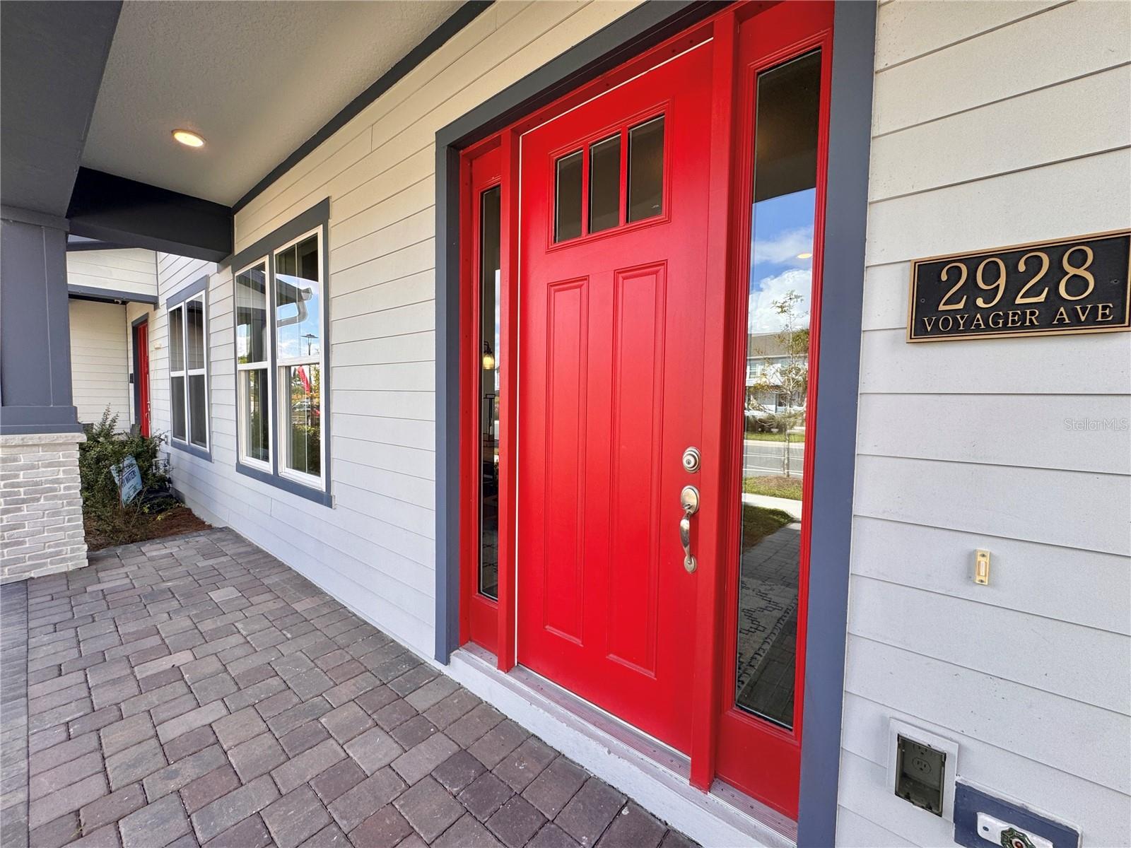 2928 VOYAGER AVENUE
