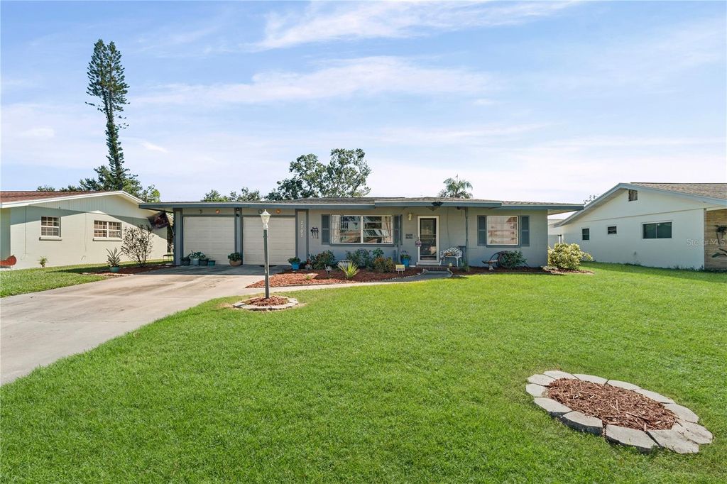 Photo of 2707 27th Avenue Drive W, Bradenton, FL 34205 (MLS # A4667908)