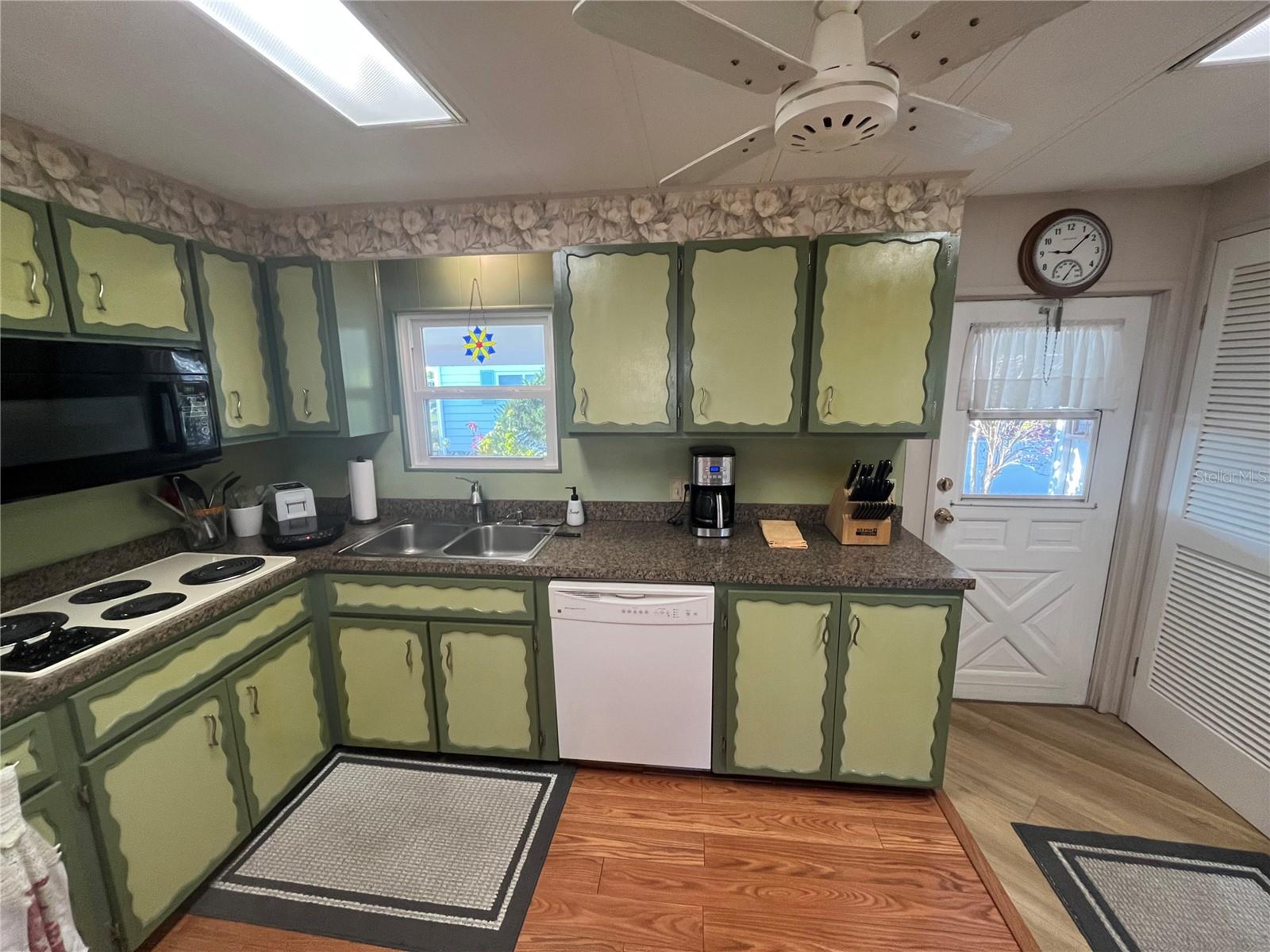 VENICE ISLE - Residential