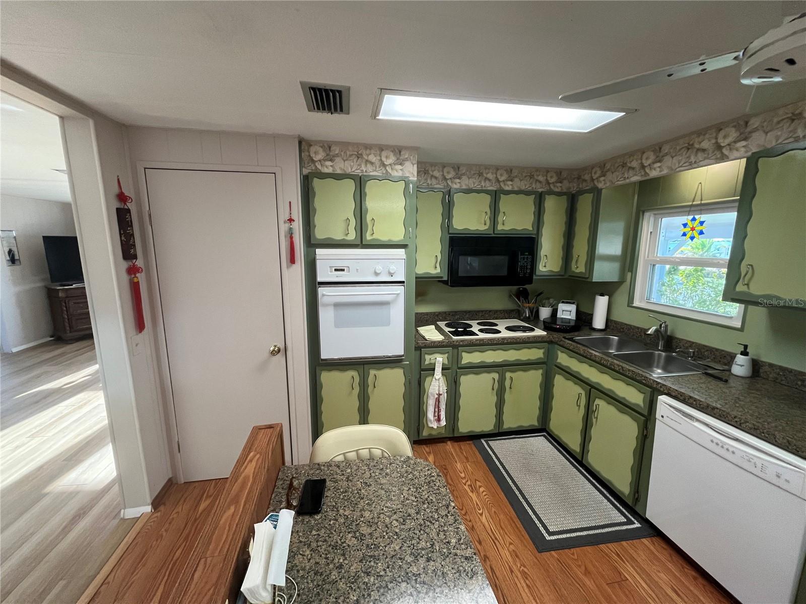 VENICE ISLE - Residential