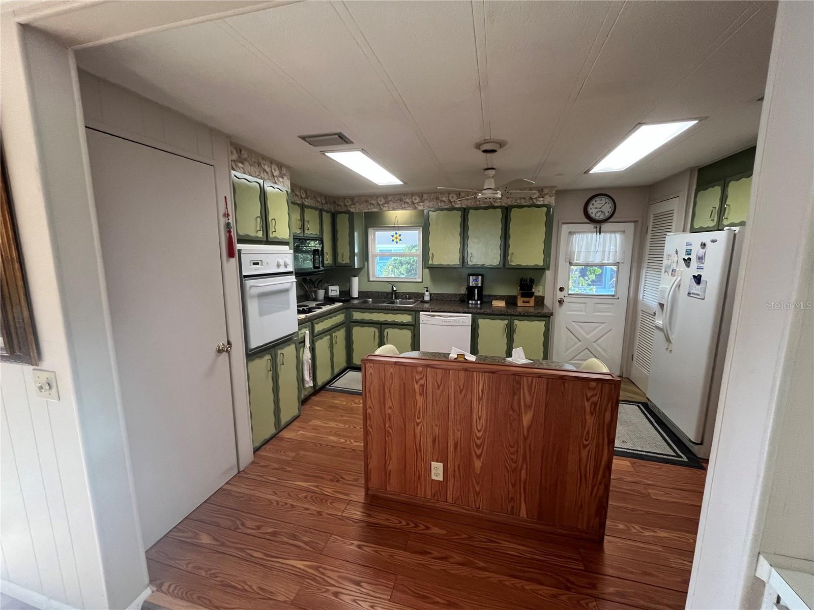 VENICE ISLE - Residential