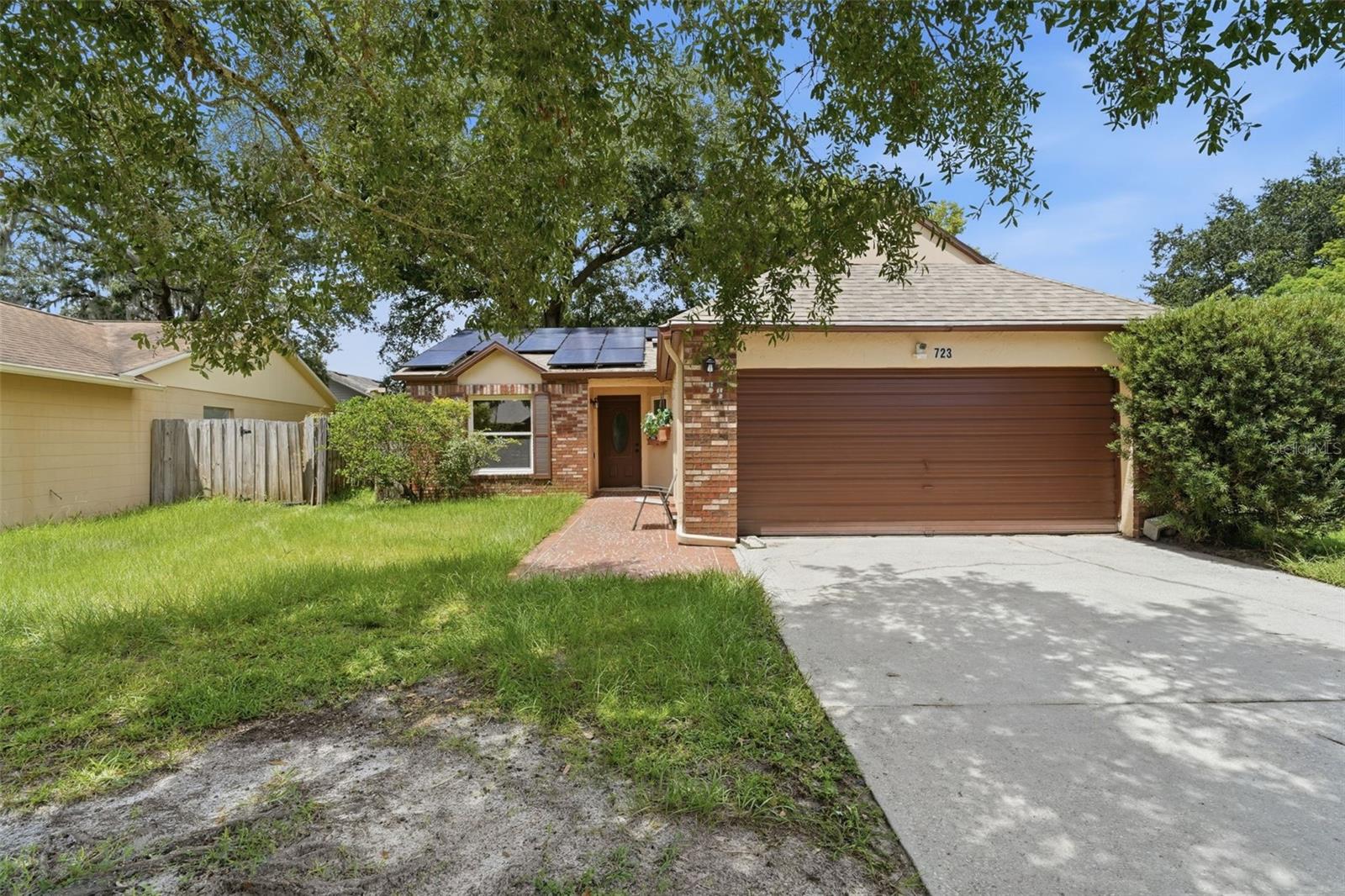 723 OAK MANOR CIRCLE