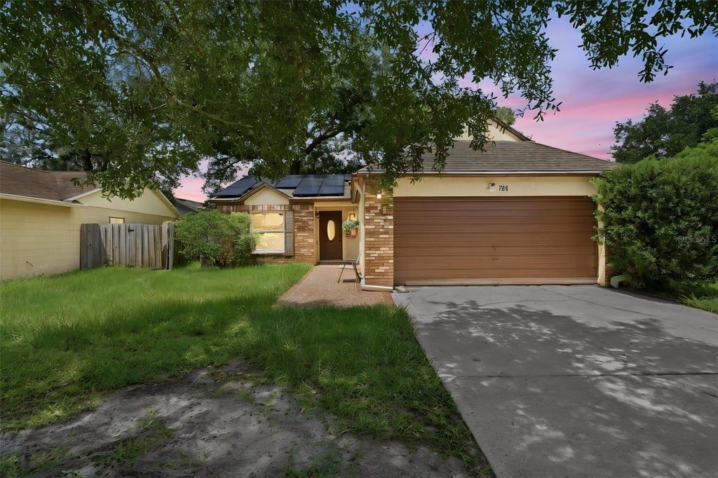 Photo of 723 Oak Manor Circle, Orlando, FL 32825 (MLS # O6432434)