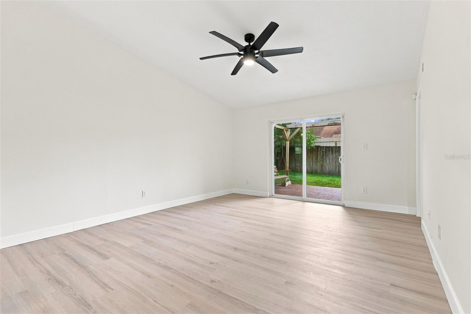 723 OAK MANOR CIRCLE