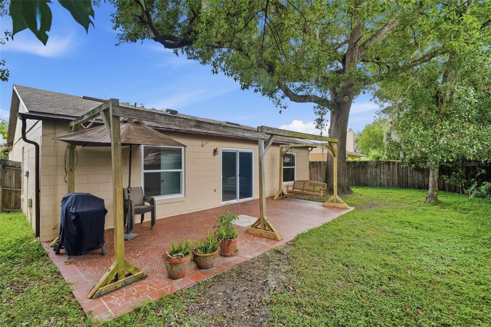 723 OAK MANOR CIRCLE