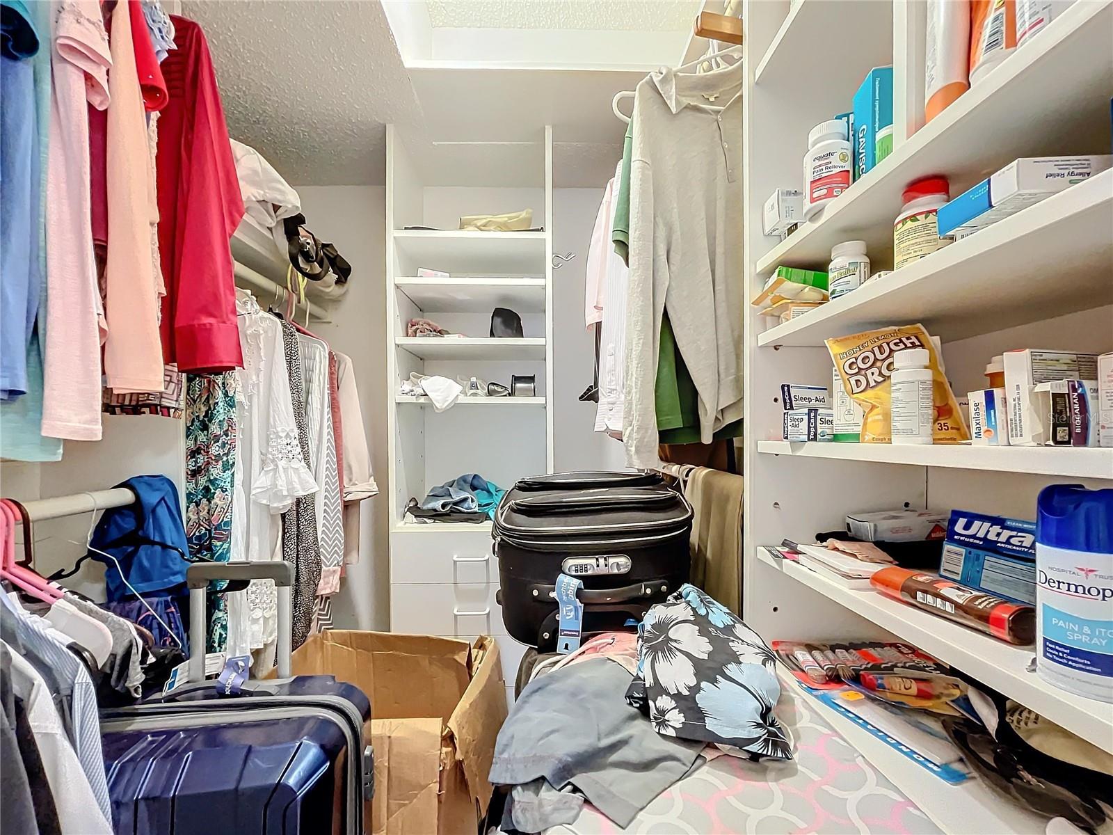 DELVISTA TOWERS CONDO - Residential