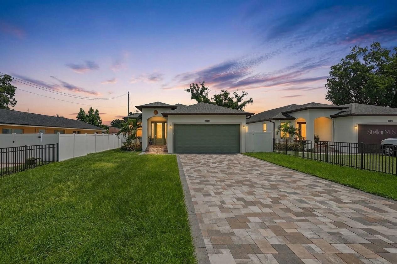 8307 N GOMEZ AVENUE